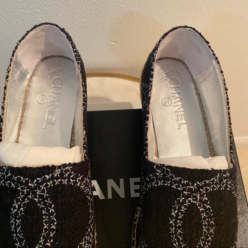 Chanel Black/Silver Tweed & Lambskin Leather CC Cap Toe Espadrilles Chic Classic - Picture 9 of 13